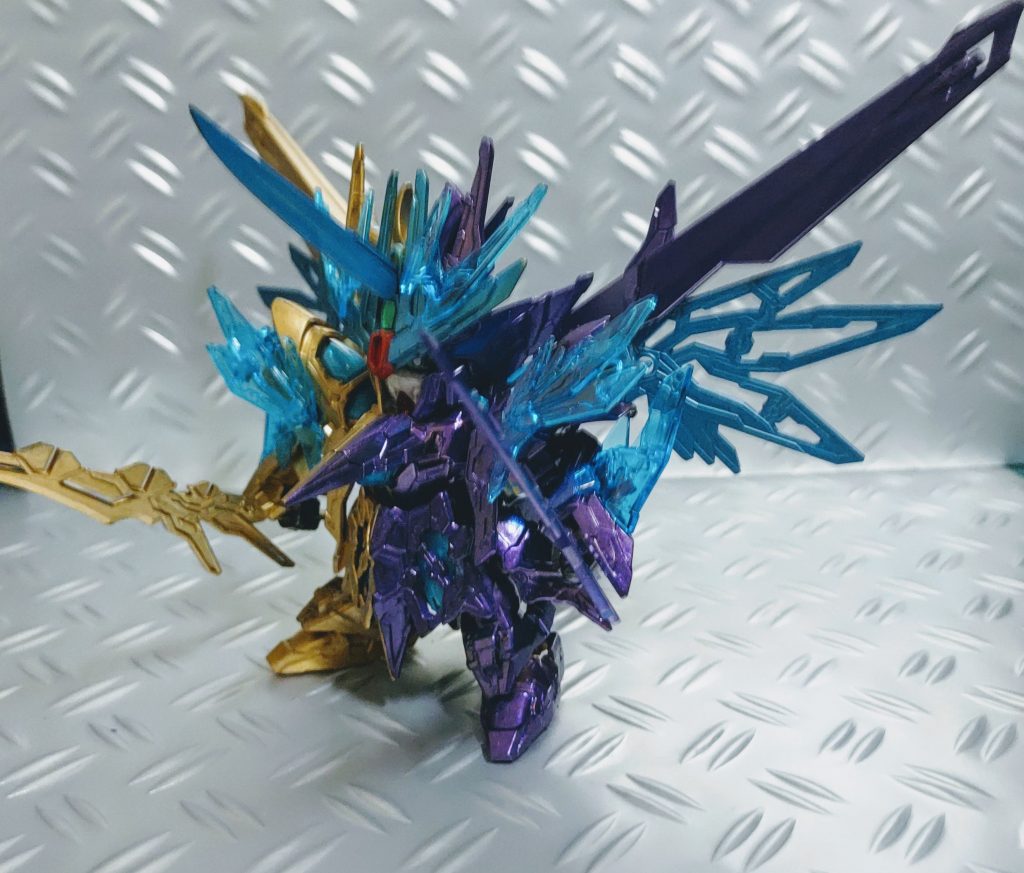 ベース機は青いクリアパーツと二刀流と大きい翼がある天覇曹操ウイングガンダムにしました