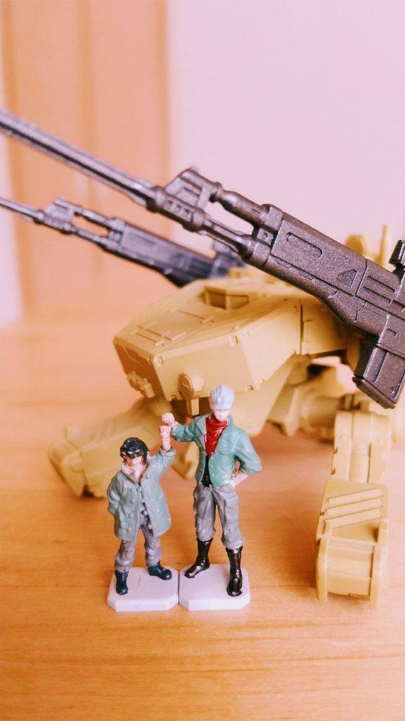 これがやりたかった！三日月はバルバトスに、オルガは拡張パーツにそれぞれ付属しています。ちゃんと拳が触れるようになっているんです！