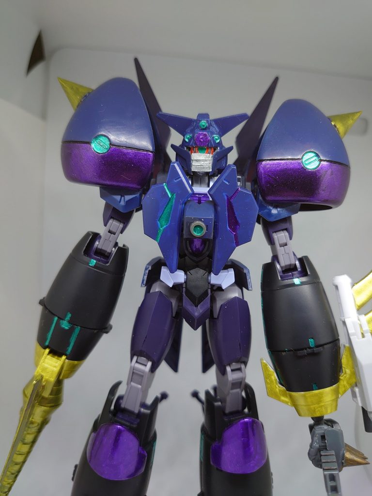 手足をアウンリゼアーマー肩にガーベラテトラ胸部にアルスアースリィの腰フロントアーマー頭部はフェイクニューを使用してますアルスのエネルギーをメタリックパープルゲッターエネルギーをメタリックグリーンで表現してます