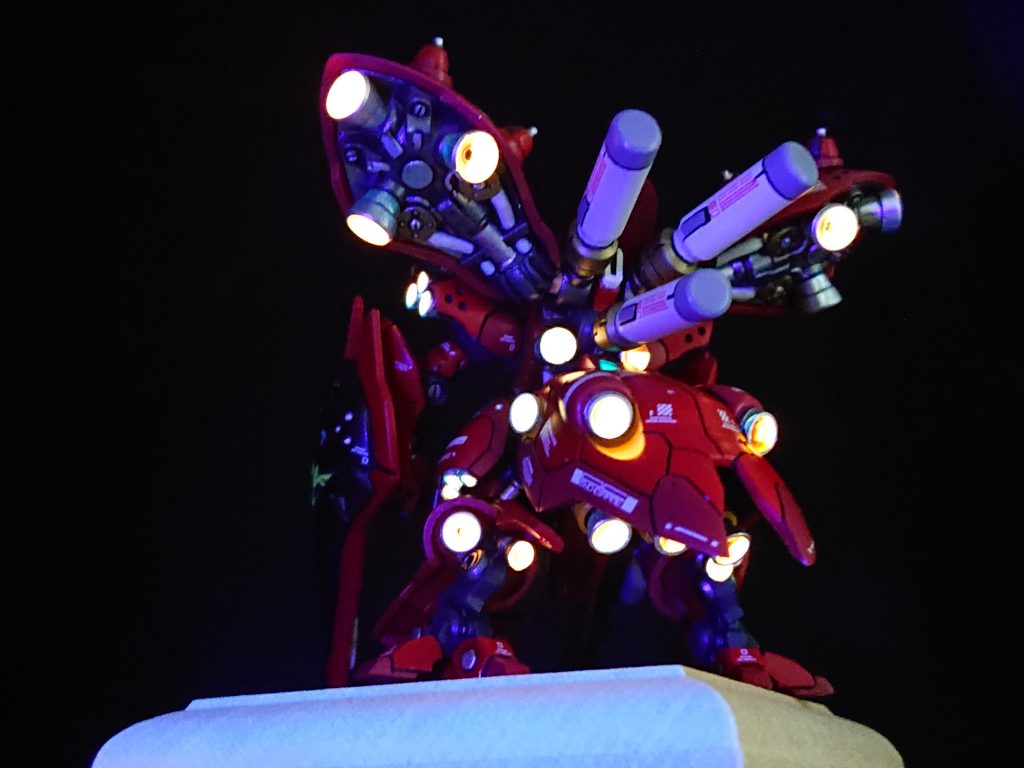 ナイチンゲールのバーニアの量が多くて、発光させると凄く綺麗🤩