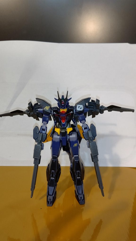 全身はこんな感じティターンズの暗い色に合わせて黒でカラーを統一、武装としては、コアスプレーガンを強化するのではなくアーマー専用の2丁銃基本的にアルト空中戦仕様などの30MMシリーズから武装とブースターをもってきてミキシングしました。