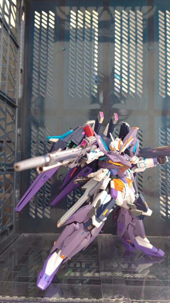 元々のテルティウムのビームライフル2丁とシナンジュ・スタインのビームライフルをスコープをシステムウェポンのパーツに変更し専用のビームライフルとしました。