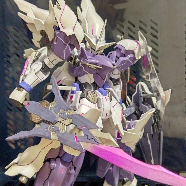 白き騎士の力を受け継ぎし….ヴァイス・テルティウム！！