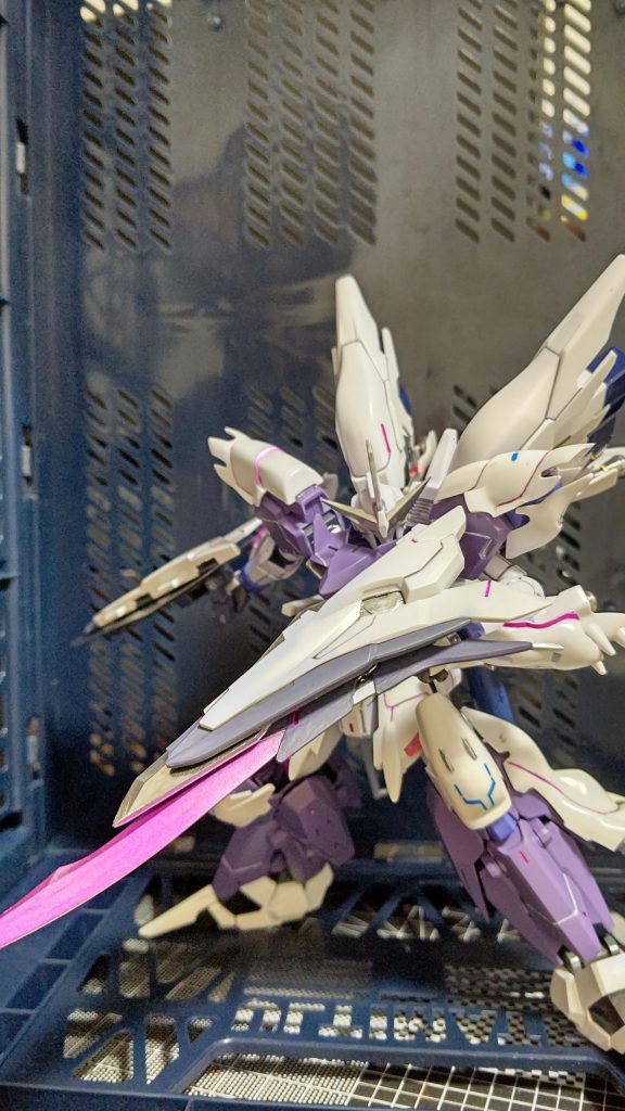 剣盾を分割し、二刀流にしたハルプムントフォーム。乱戦などのときに暴れまくりです!