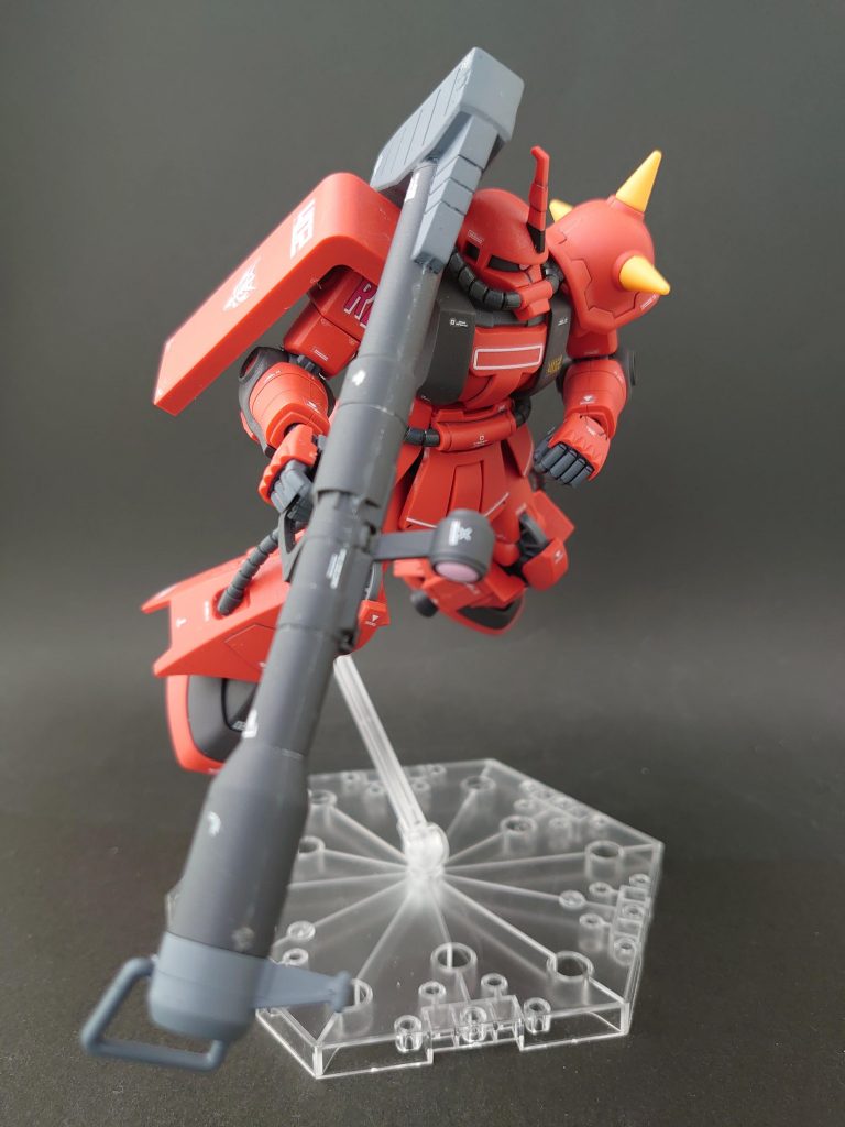 今回もハイキューパーツさんのコーションデカールを使ってますが、このキット、HGでありながらジオンマークやコーションデカールなど豊富に付属してます💯