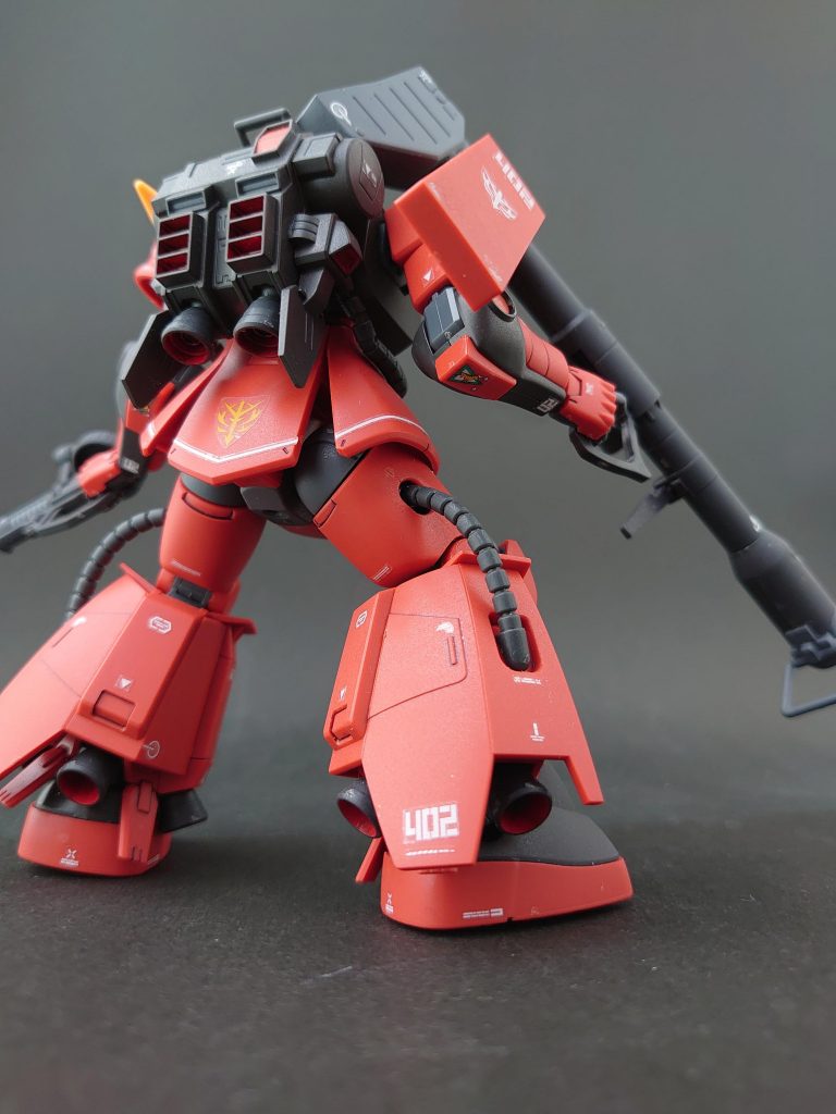 今回もバーニア、スラスターの塗り分けは赤で✨