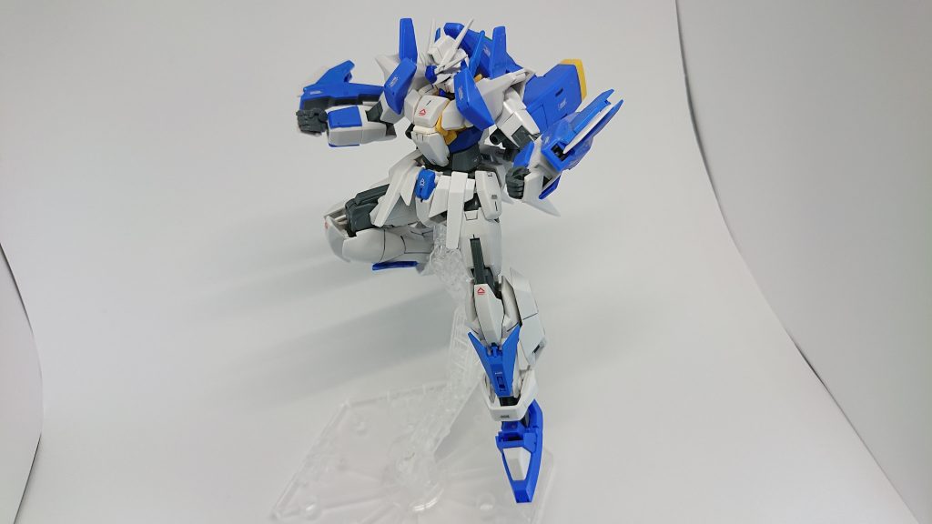 コアファイターには最低限の武装としてビームガンを搭載している。ビームガンはドッキングしている状態でも使用することができる。