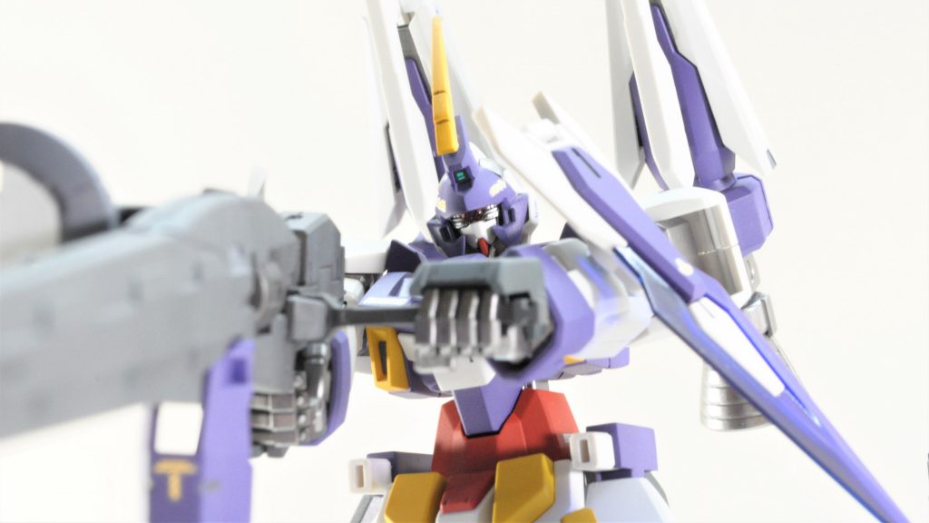 顔はAGE2の顔の中にバーザムのモノアイレールを移植しモノアイガンダム仕立てに。