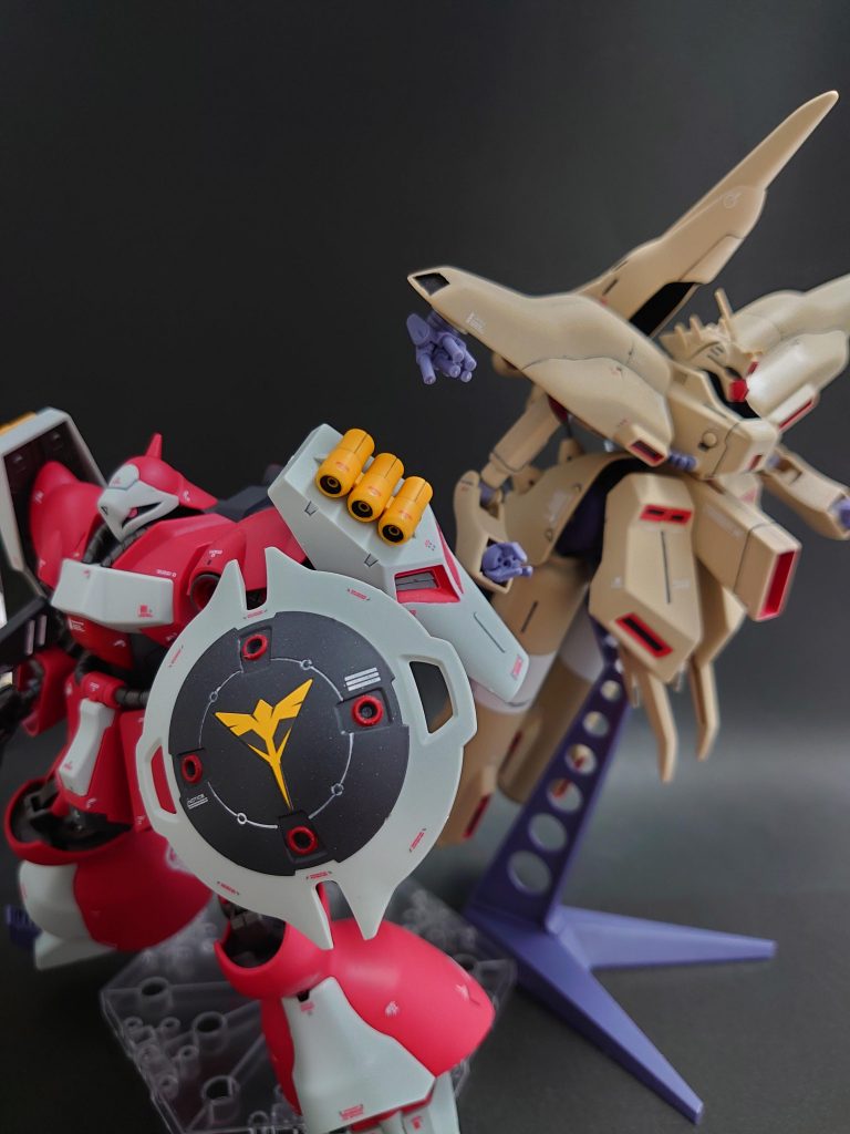 ホビージャパン6月号にプロモデラー裏花（うらはな）さんの、めちゃくちゃカッコいいアルパの作例が載ってて、デカールを参考にさせて頂きました(｀･ω･´)ゞ