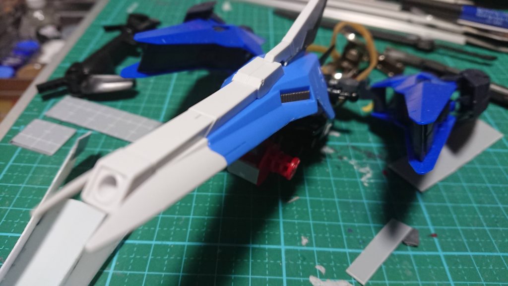 シールドはhivヴレイヴのものを使用。ブラ版で大型化し前面カバーできるようにした