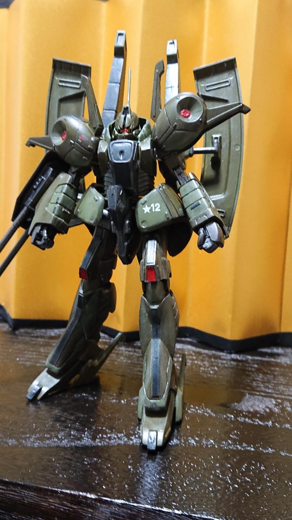 パーツを切り貼り幅詰めたり、普段しないことに挑戦しましたが、慣れないことは難しいですね！首や胴体のパイプは付けれず