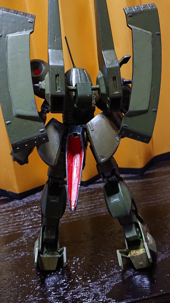 背景はこどもの日用の金屏風を作ってみました。