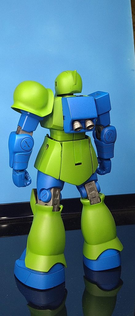 動かすとガシガシ塗装が削れます