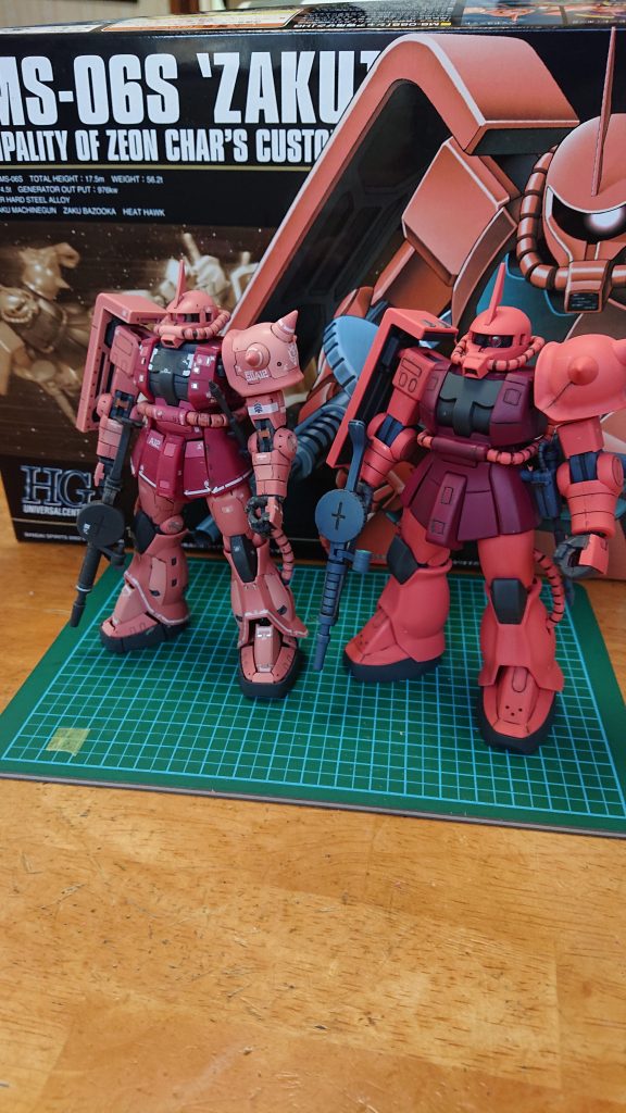 記念撮影ⅡRGと共に。価格は4倍ぐらい違うけど、それなりに見れるかな😅💦それにしてもパーツ数の違い…久々に再認識させていただいた。また気に入って貰えたなら、今度はズゴックかガンキャノンだな(笑)