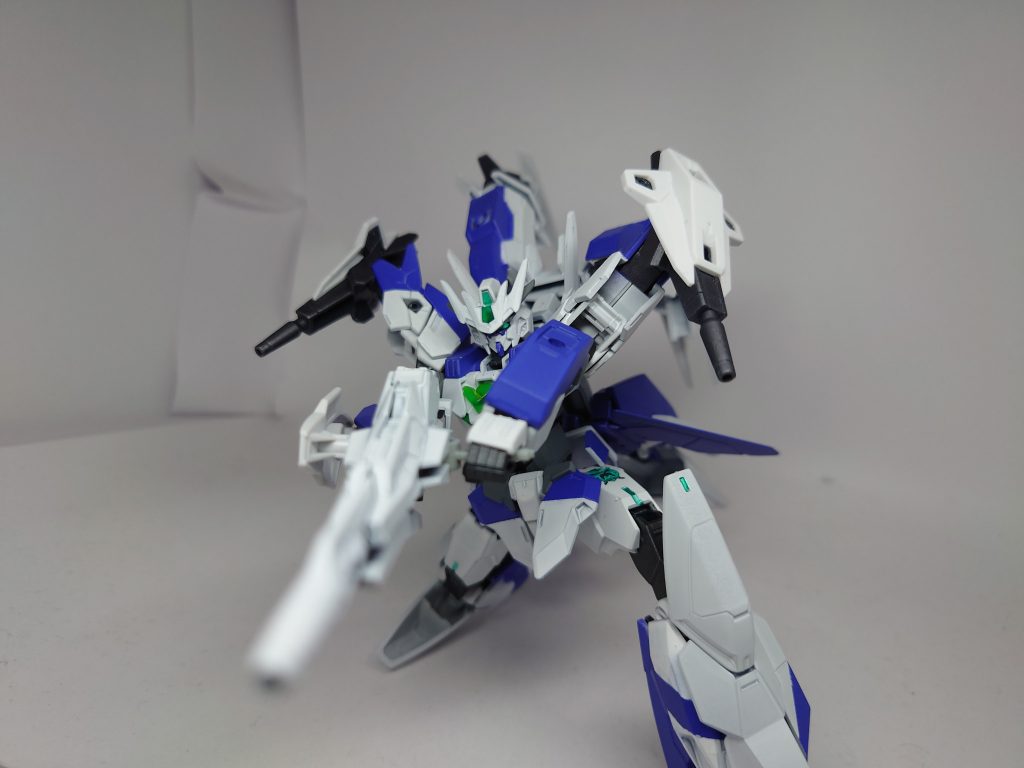 重装仕様ではセンサービット等も装備し射撃と防御がより強化される