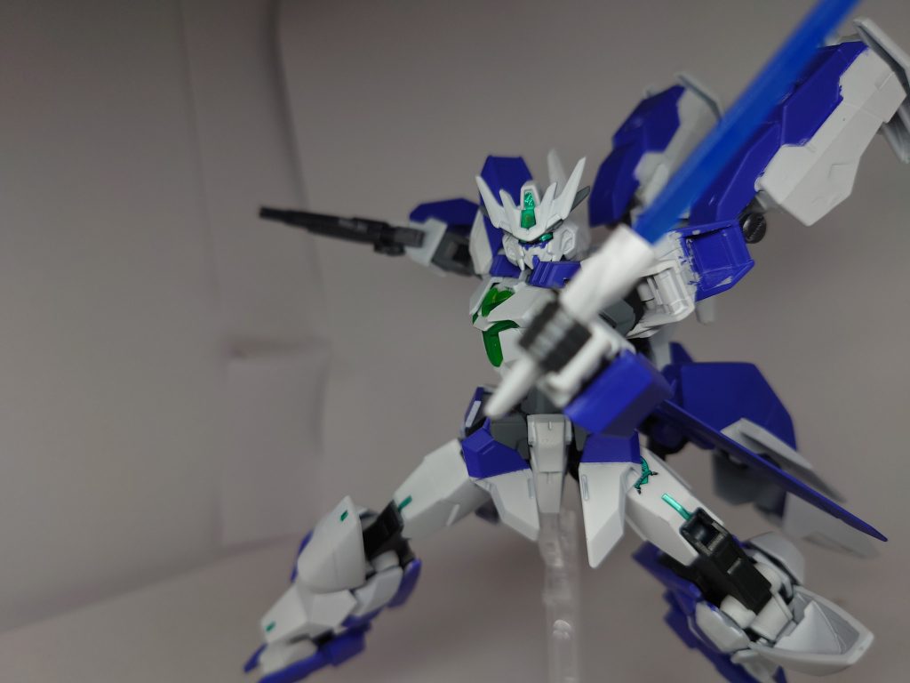 軽装仕様では、出力を活かした小回りの効く戦闘を得意とし、白兵戦ではこちらに軍配が上がるかも