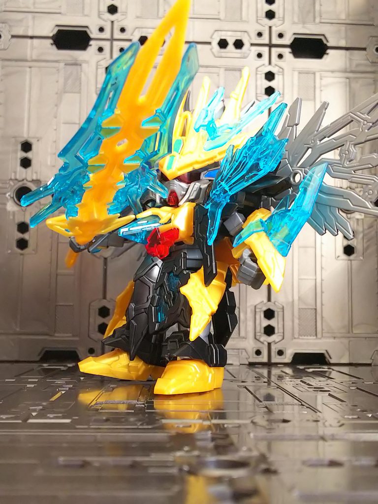 身の丈を越える大剣なれど保持力はそこそこ。横向きにしても少しなら留まれる。