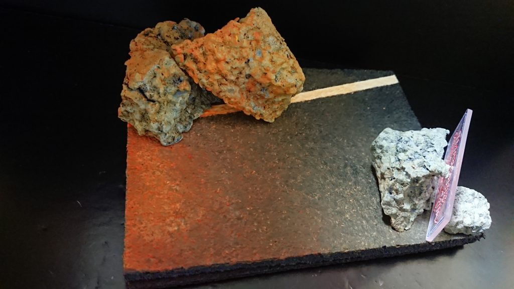 瓦礫はスチロールレンガをもぎもぎしました