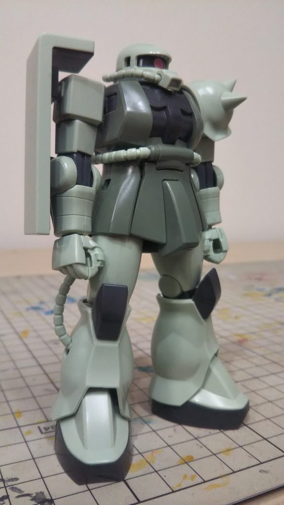 左右で違う肩のデザインも衝撃的でした❗️😄私もフォルムの変更 スジボリなどガンスタの素晴らしい作品を見本として製作したいのですが・・・イメージかわかないんですね😭ここをこうしよう こういうようにしようというイメージが😓それに もともとアニメの感じが好きなのでMG RGよりもhgucなんですよねぇ~😞素組終わったら 満足しちゃうんです😩ガンスタの凄いリアルな作品を夜な夜な観るのは大好きなんですけどね😣博物館、絵画の展覧会を夜中に1人で観てまわるような感じで好きです😊夜にガンスタを観ながら その日にあった嫌な事、仕事の事を忘れて寝るのがガンスタを知ってからのルーティンです❗️最後まで見ていただきありがとうございました❗️🙇GW最終日でブルーな1日ですが😭明日からまた家族のためガンプラ購入の許しを得るため皆さん頑張りましょう😣ジーク ジオン❗️ またコメント 、アドバイスなど頂けると嬉しいです🙇