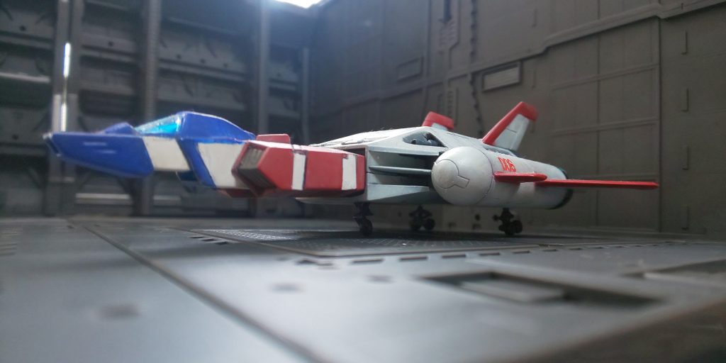 キャノピーはクリアレジンに置き換えました。