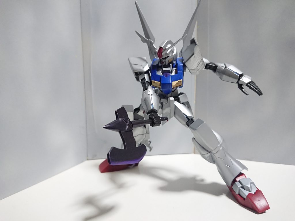 アックス武器の塗装はメタルブラックにGXメタルバイオレットを少し足したものを仕様刃がある武器は刃の部分をメタルバイオレットで塗ってます。