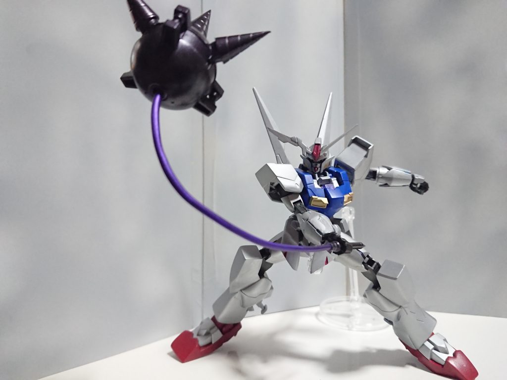 柄に曲げた2㎜プラ棒を付けて伸ばせます。