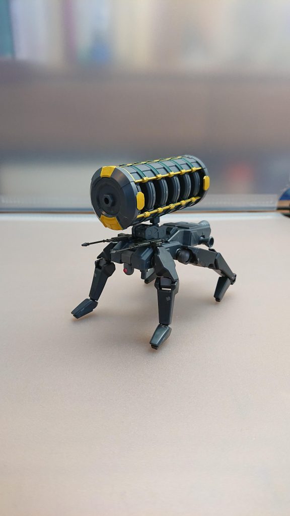 AI搭載型自走砲ポチバルバトスロビンフッドの作戦をサポートする自走砲あらゆる武器やトラップ用の道具の運搬を行うAIが搭載されておりバルバトスロビンフッドのパイロットの命令のみ行動する名前はパイロットが適当に名付けたらしい