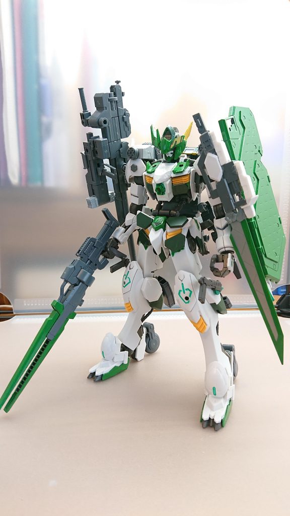 バルバトスロビンフッド(重武装形態)バルバトスロビンフッドが月牙隊のサポートと作戦の遂行、トラップの設置の為にあらゆる武器を装備した形態面倒臭がりだが頭がキレるバルバトスロビンフッドのパイロットがあらゆる状況での戦闘を可能とする為にそれに応じた装備で出撃する彼がその気になればたった一機で敵部隊を壊滅することができる