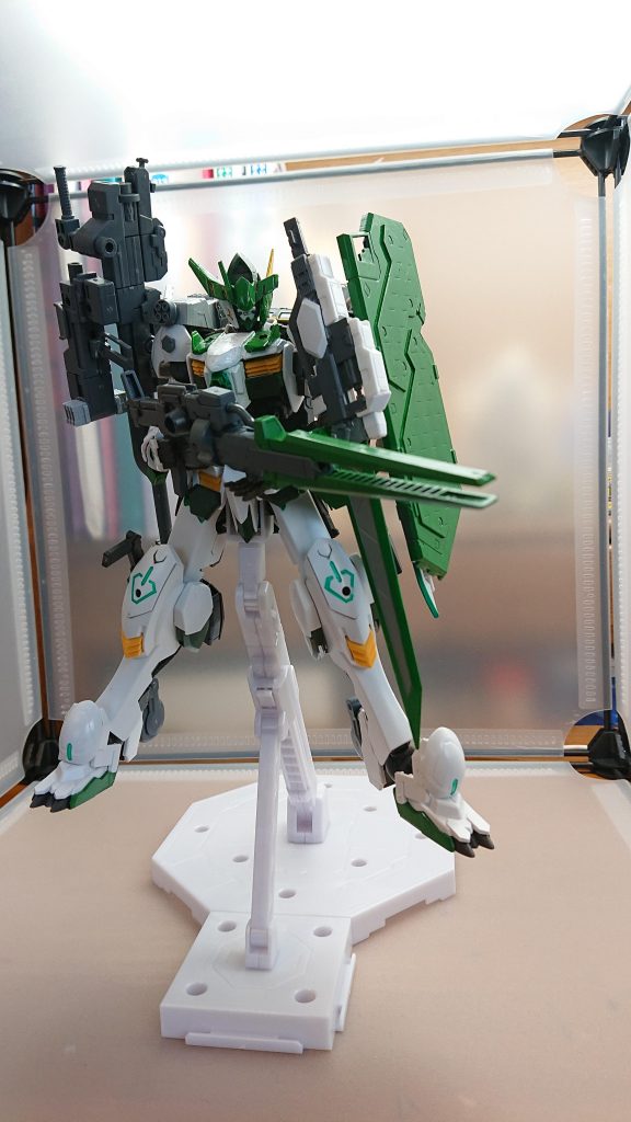 レールガンライフル中距離戦で使用され弾数に限りがあるが威力が高く確実に敵を仕留める