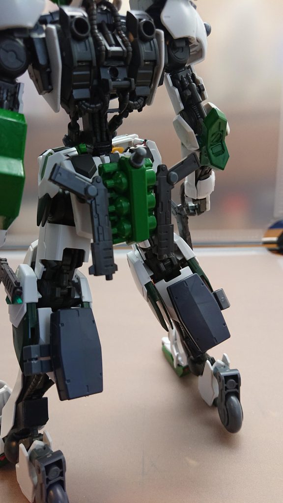 通常ボムピストルは腰にマウントされてある