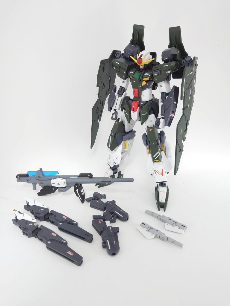 フル装備装備面に関してはケルディムサーガの開発コード「セブンガン」を流用し7つのライフルが装備されている