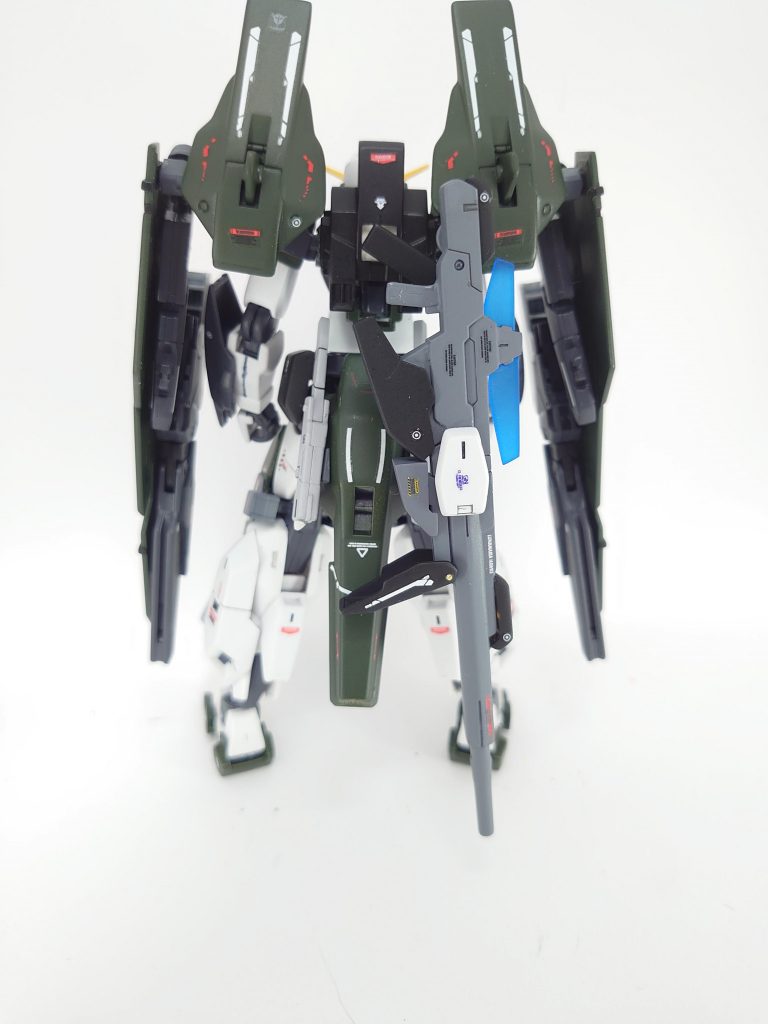 背面GNロングライフルを掛けれるようにジョイントパーツを装着