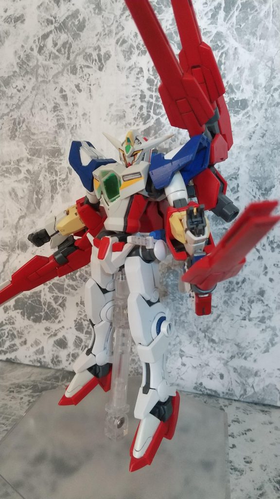 キャノンモード左腕をキャノンモードにチェンジGNスラッシュソードごと回転するので逆側にフィンファングを装備できるようにしました(エクシア付属の腰部のソードを装備する時に使う追加パーツは、フィンファングがピッタリハマる大きさだった事で生み出されました)