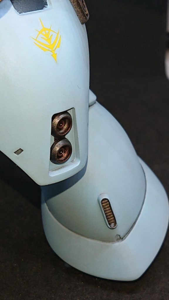 ふくらはぎにディテールアップパーツ追加しました。