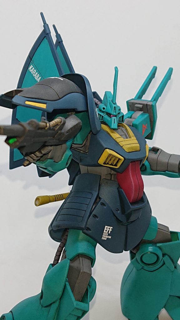 ライフルを構えて