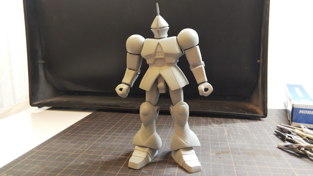 サフ吹いて傷補修等修正してから塗装しました♪クロサフ吹いて、シルバー、ブルー系で塗装したらグフみたいな色になったのでシルバーを薄く上から吹いたらいい感じにハイライトが入った感じになってよかったかなぁと思いますｗ