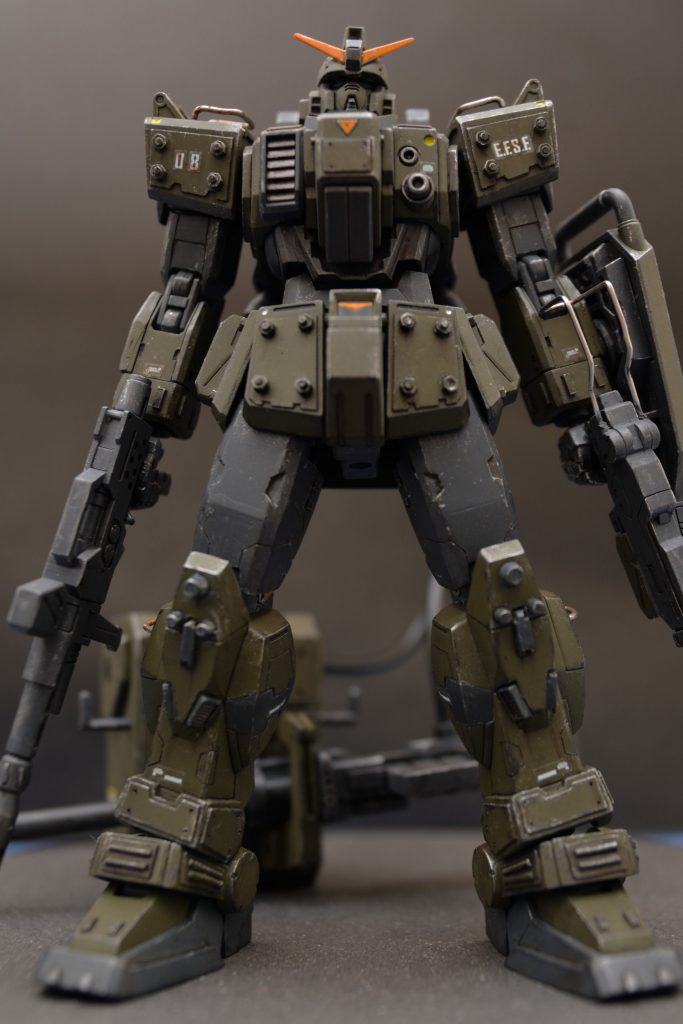 ボルトは六角プラ棒に穴開けて作ったのですが、サイズが上手く揃いませんでした。こうしてみると、不揃いなのが逆にいい味になってる気かも。