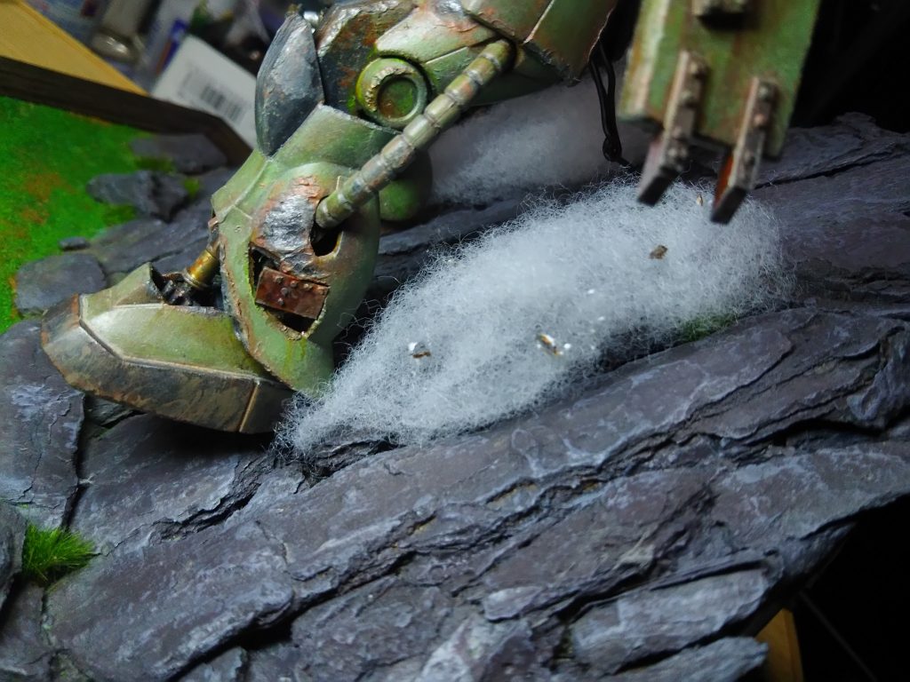 忘れてた工作を追加。煙の中に砕けた岩を付けました。最後まで見てくれてありがとう御座います。製作日記と茶番劇です、お暇なら見てやってください。https://mixi.jp/view_diary.pl?id=1979237604&owner_id=19862347