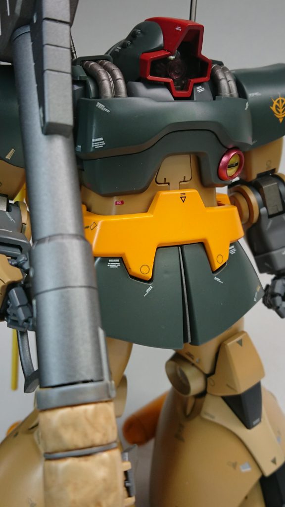 ちょっと多い目にデカール貼り付けてます。