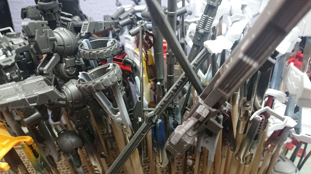 サフ吹きの準備に持ち手を着けてます。