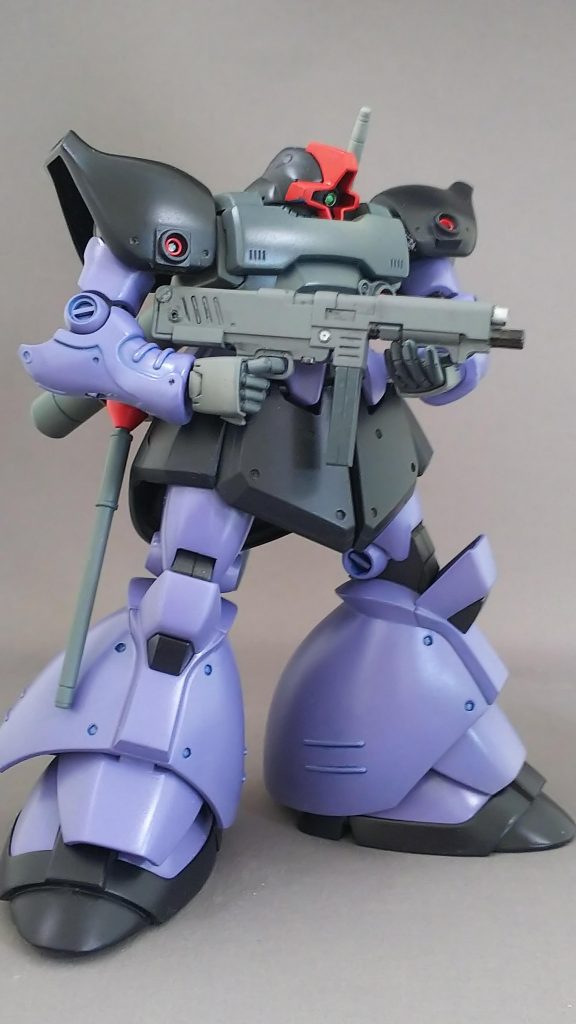 今回はザクマシンガンを持たせて0083劇中のカリウス機をイメージしています。