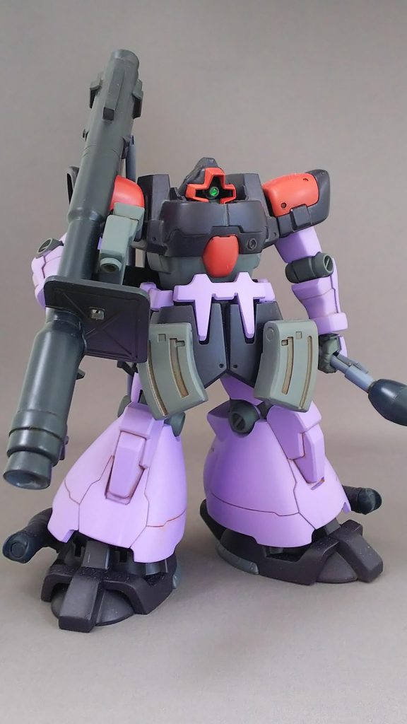 前面からの全体像。頭を少し胴に埋めてみました。