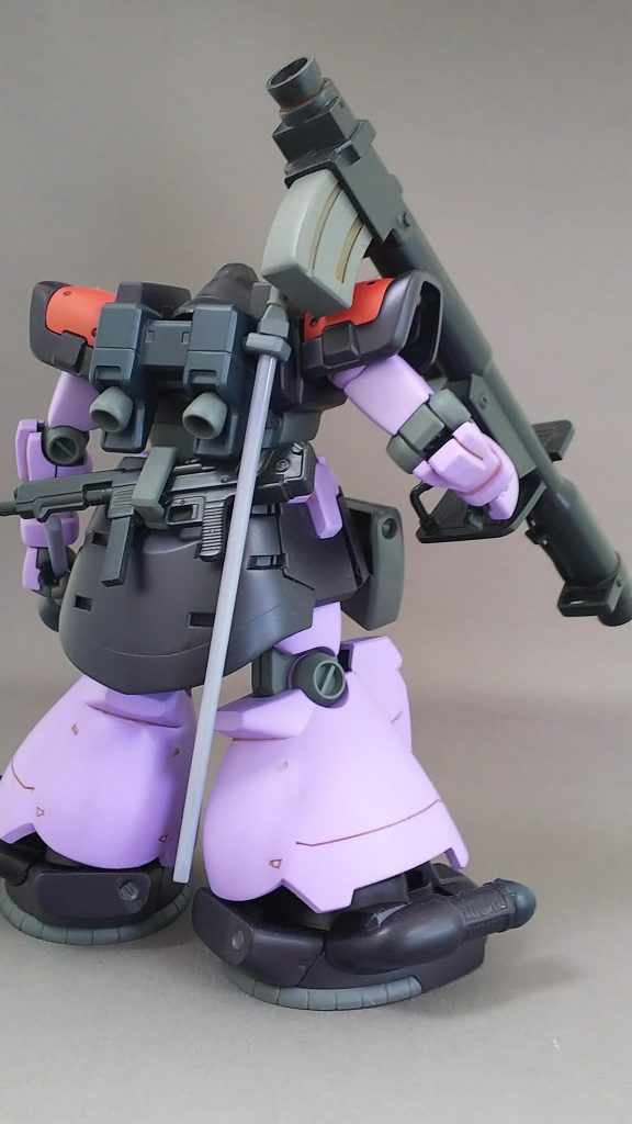 背面全体像です。全体はだいたいキットストレートです。