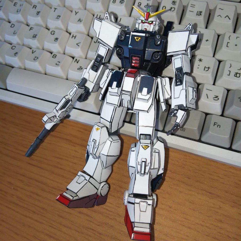 ブルーディスティニー3号機は、角ばったデザインなので、エッジのペン入れだけでもかなりイラスト風に近づきます。今回は影色とハイライトは控えめです。