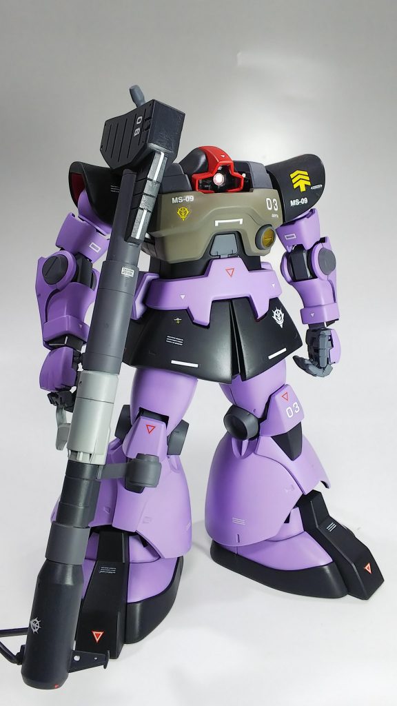 フォルムは自分好みに変えてみました。意識したのはスカートの絶対領域です(笑)