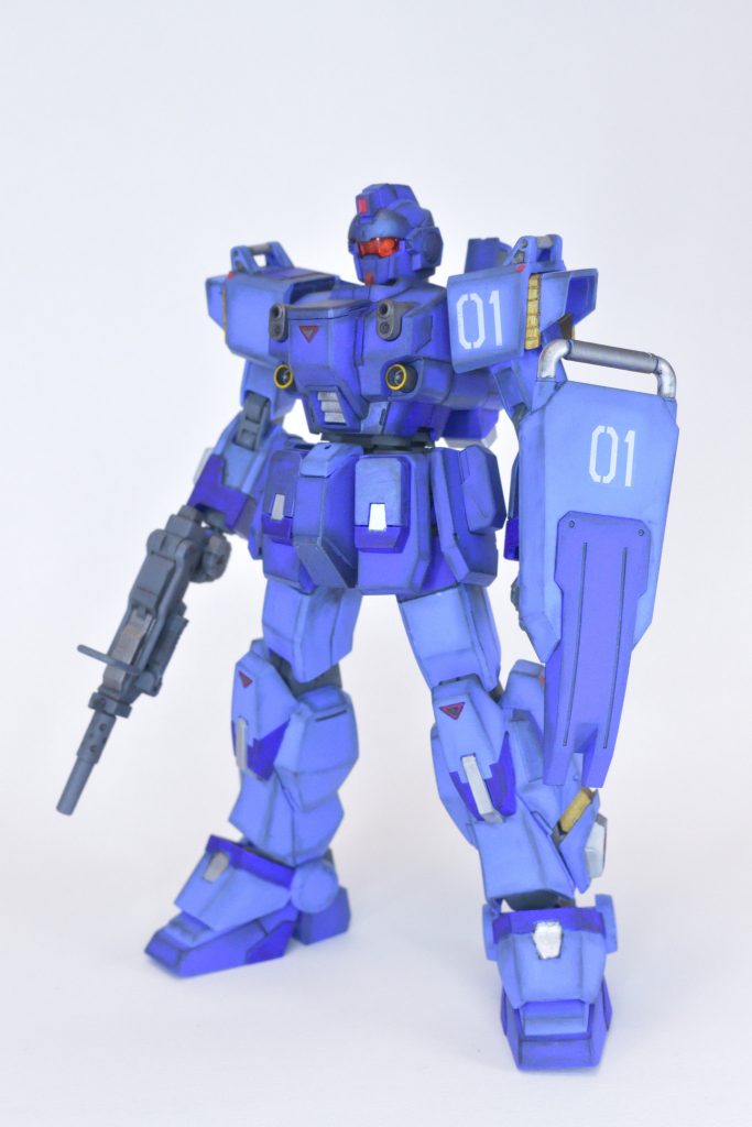 基本は成型色のままに、筆で部分塗装してあります。そしていつものパステルシャドウは黒を使用。