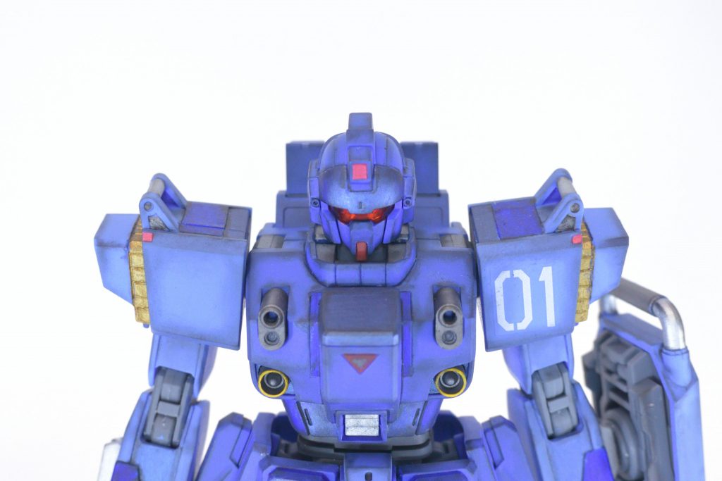 EXAM起動しっぱなし、旧HGUCは通常モードで作ってましたので。「私の知らない機構が内蔵されているのか!?」ってなんかギミック増えてるーじゃあスジ彫り、塗装してスーパーモードだ(笑)