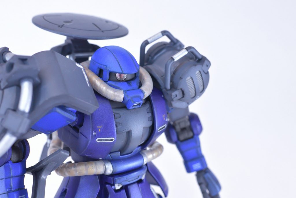 使用キットはオリジン版のガイア/マッシュ機。全体を好みの色に変えて、グレー部分はそのまま活かしてます。追加パーツは30MMの部品を瞬着でのせ、光硬化パテ(←めちゃ便利)で穴埋め。