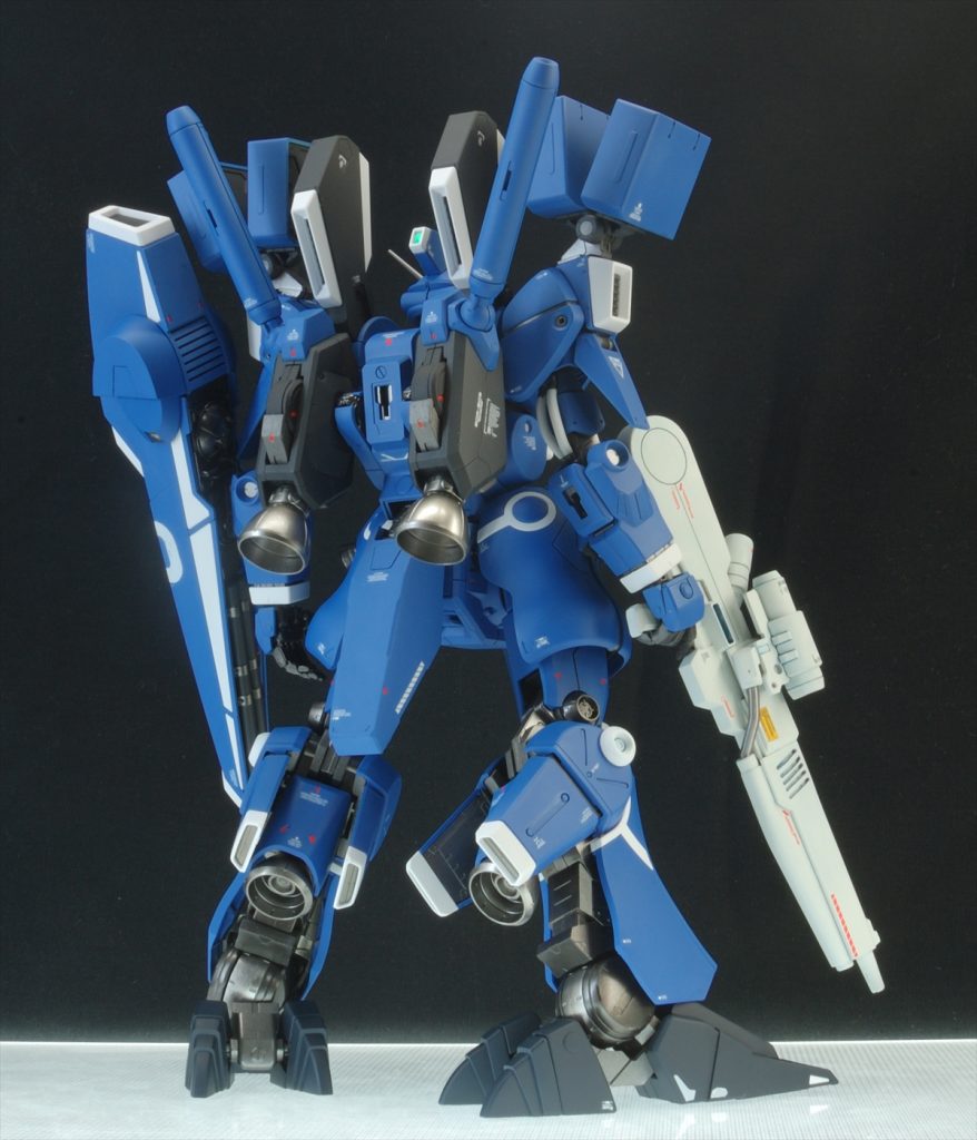 フレームは全体的にメタリック系塗料を4種類使用。