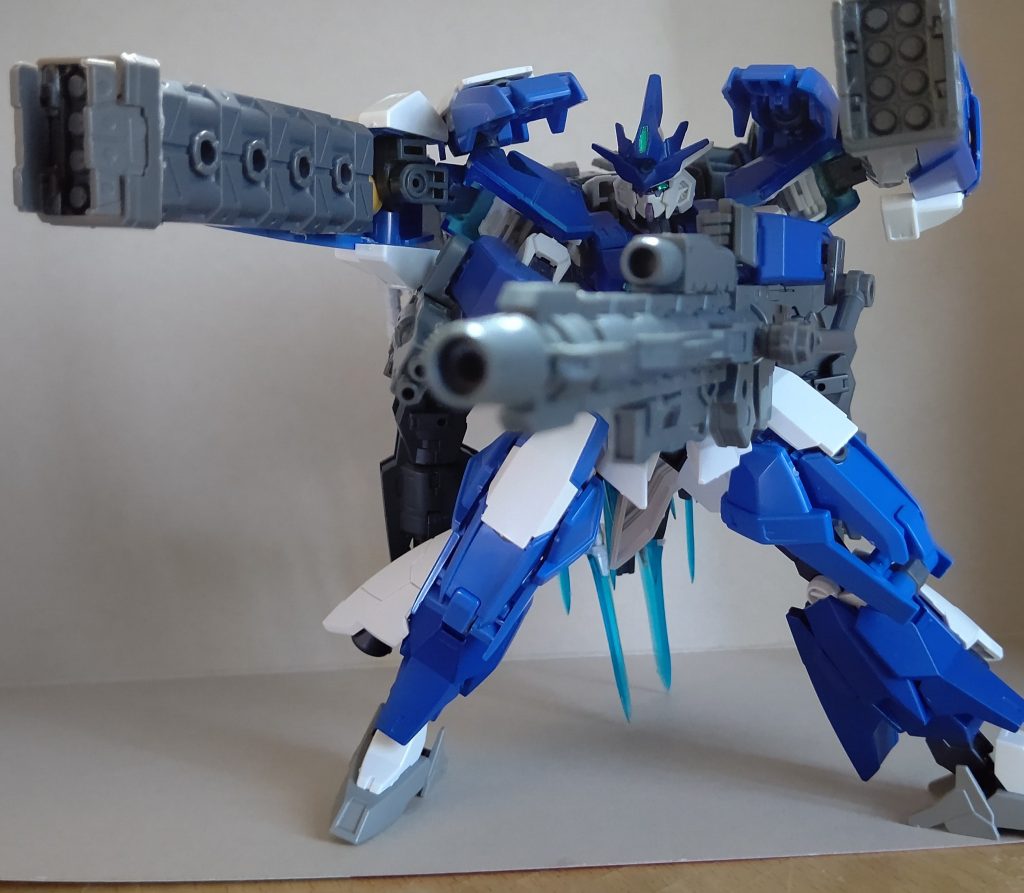 大型火砲:GNブラストカノン。30MMのパーツは格好良いのが多くてありがたい。